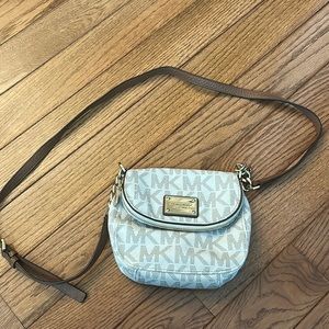 excellent condition Michael Kors cross body bag